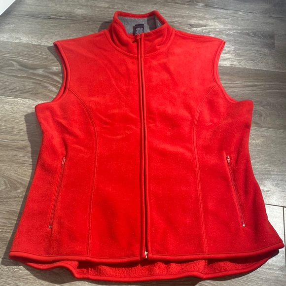GAP Jackets & Blazers - Gap Red Fleece Vest in Size M with Zipper Pockets